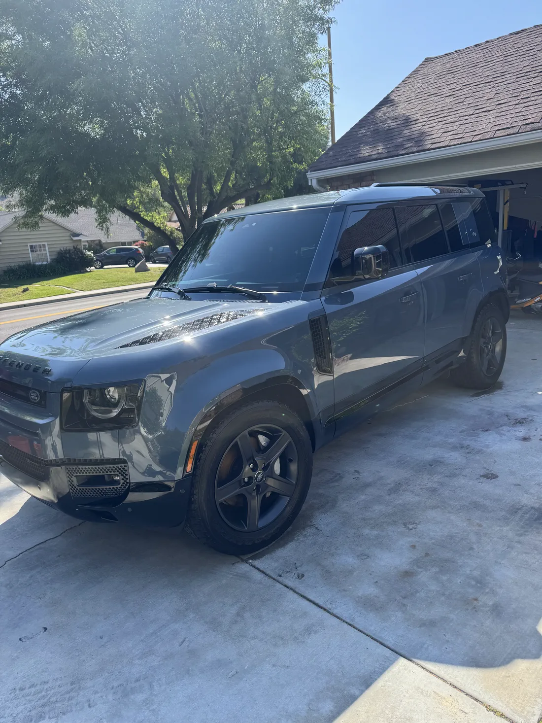 Land Rover Defender paintwork after detailing by Pure Wave Auto Detailing